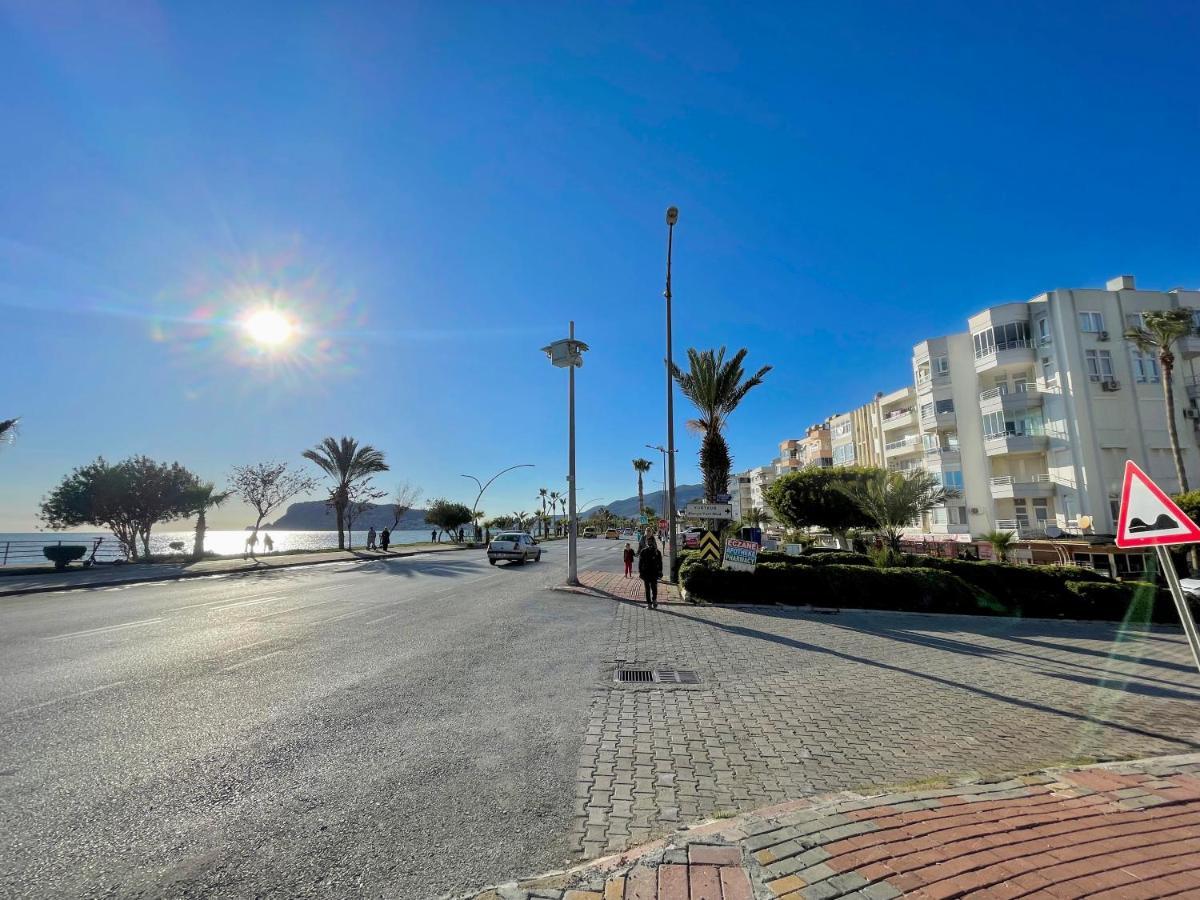 Sa Apartments! Beachfront Apartment With Sea View & Pool Аланя Екстериор снимка