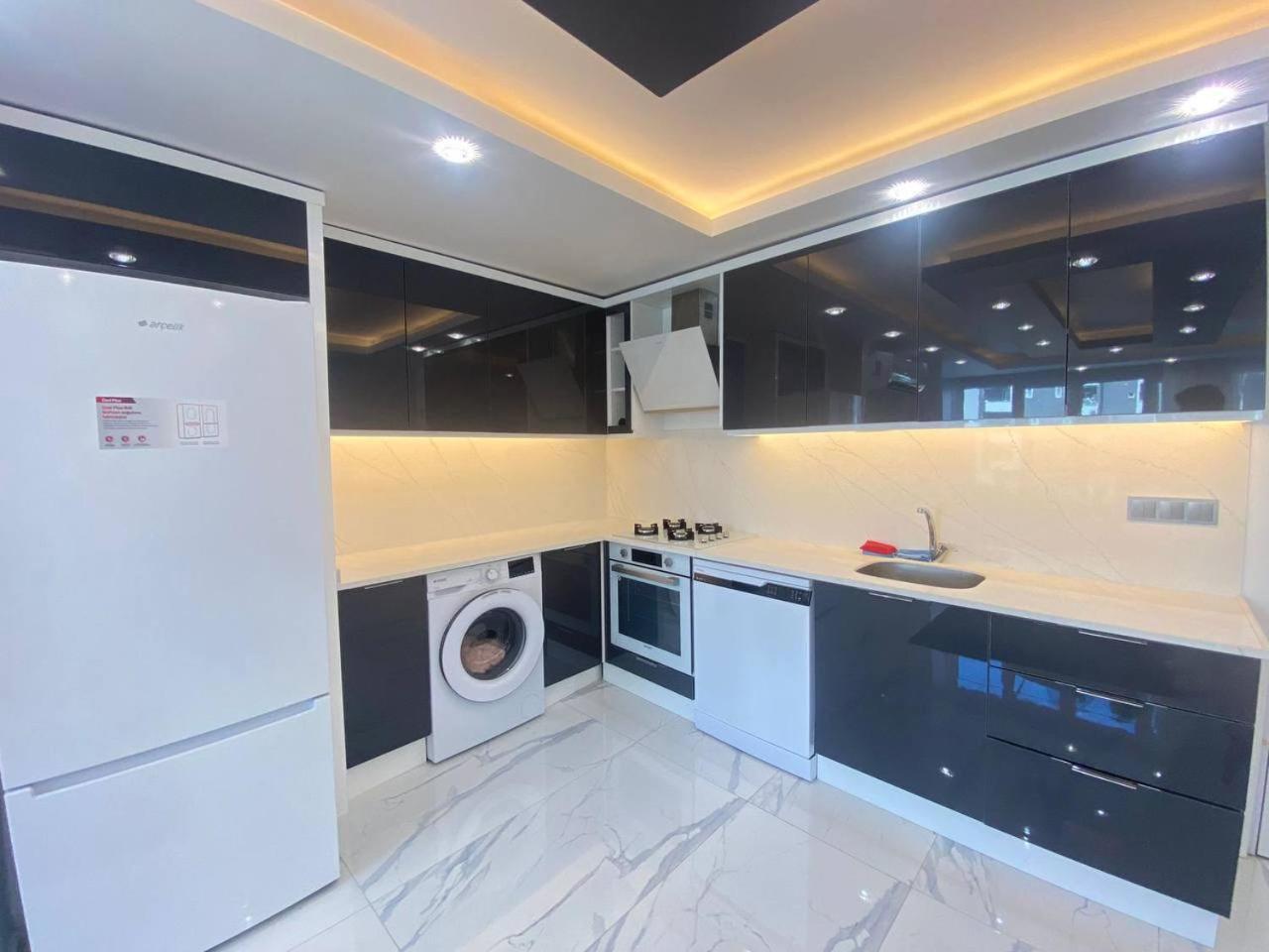 Sa Apartments! Beachfront Apartment With Sea View & Pool Аланя Екстериор снимка