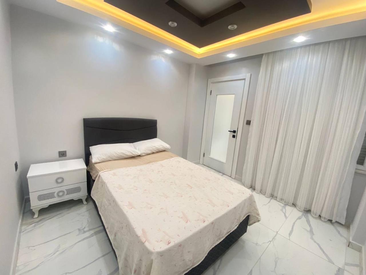 Sa Apartments! Beachfront Apartment With Sea View & Pool Аланя Екстериор снимка