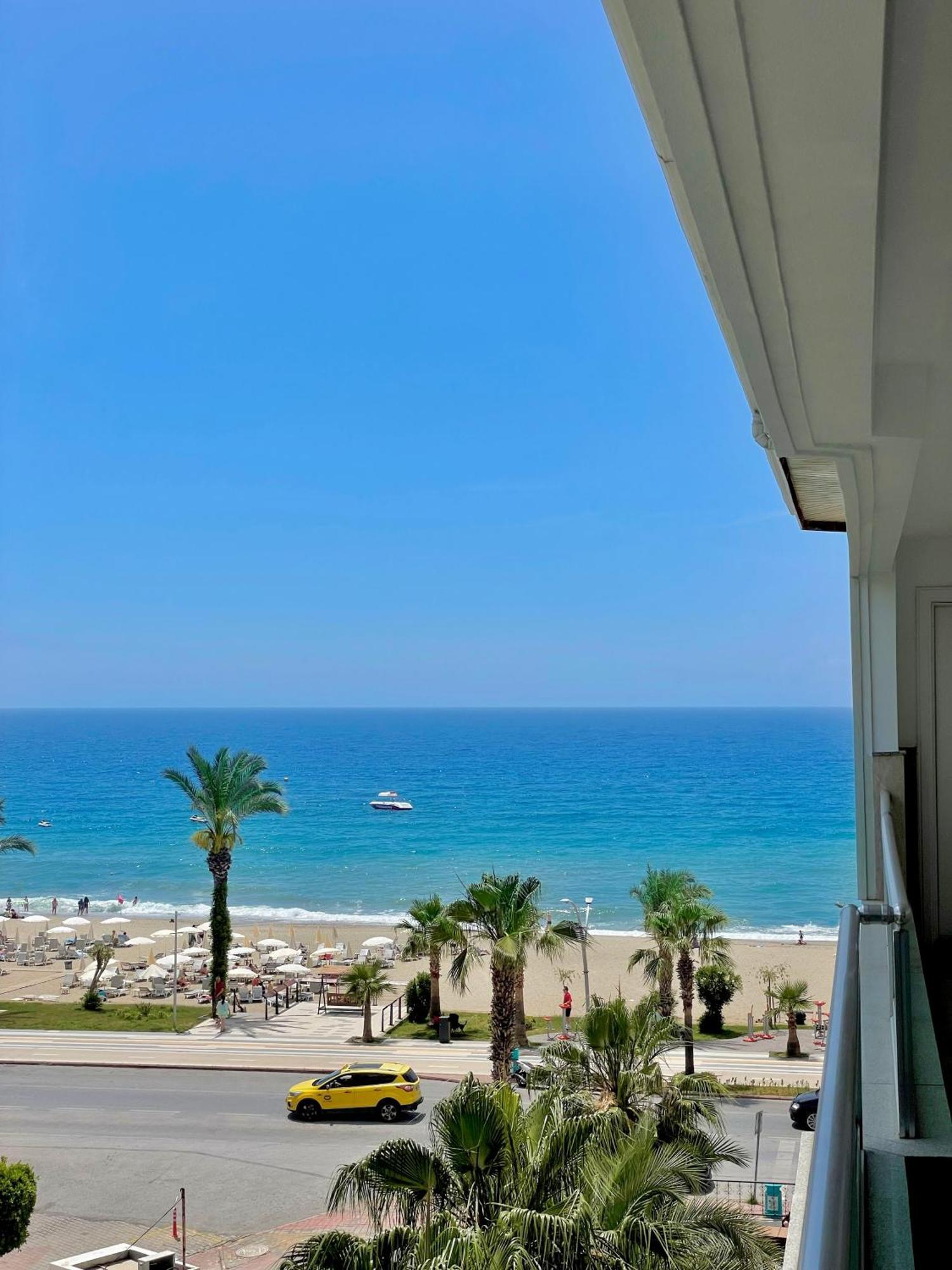 Sa Apartments! Beachfront Apartment With Sea View & Pool Аланя Екстериор снимка