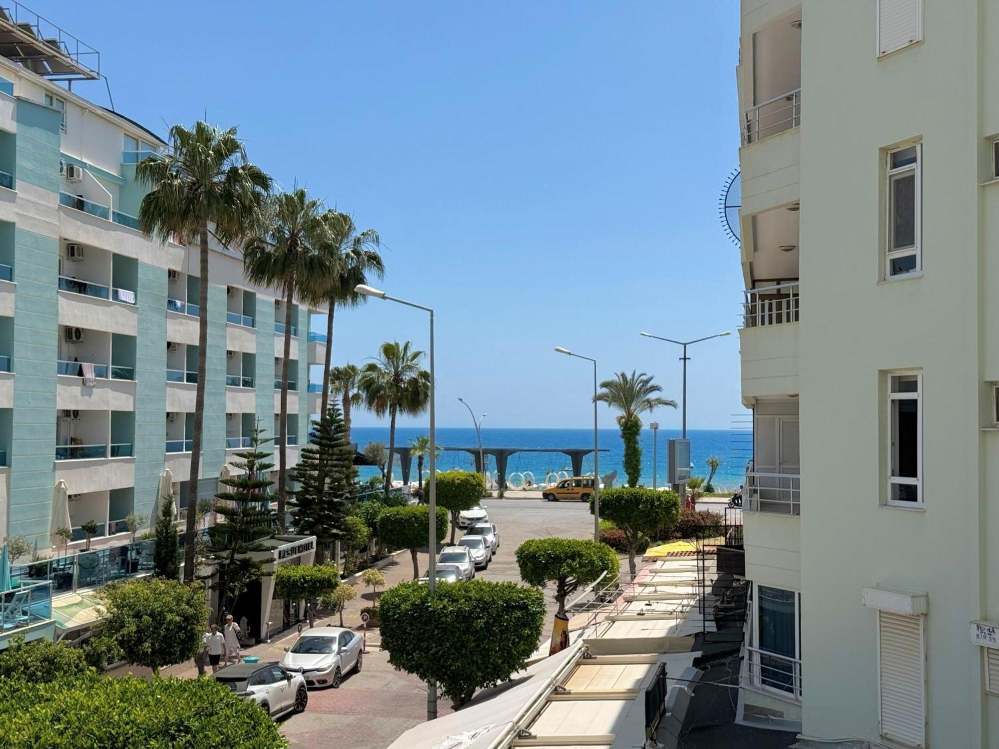 Sa Apartments! Beachfront Apartment With Sea View & Pool Аланя Екстериор снимка