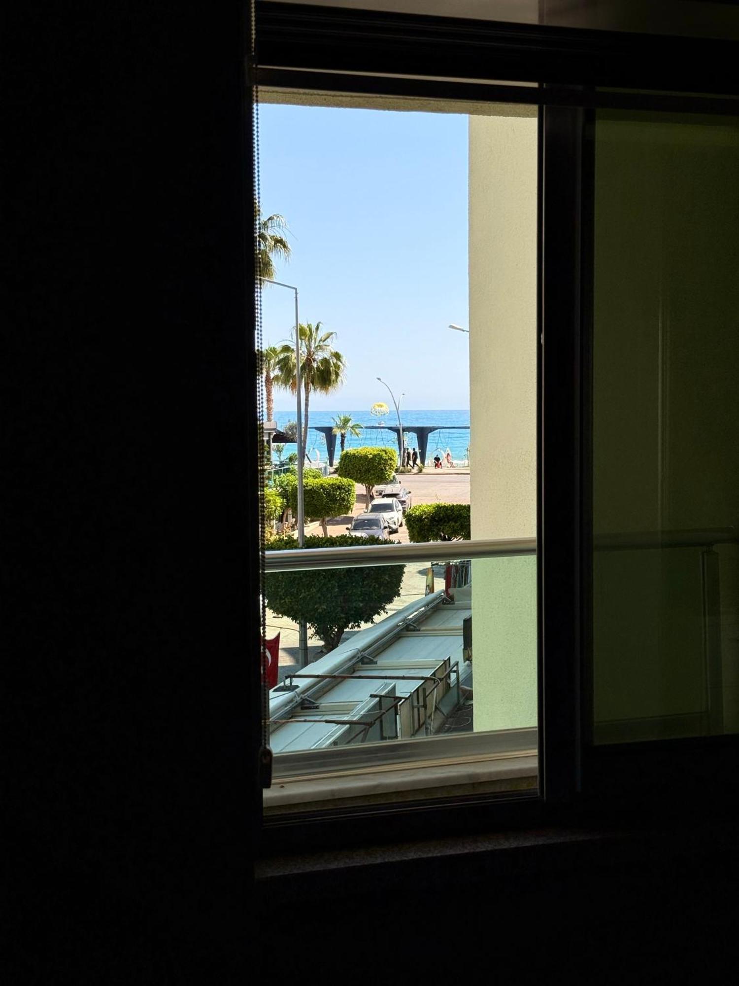 Sa Apartments! Beachfront Apartment With Sea View & Pool Аланя Екстериор снимка