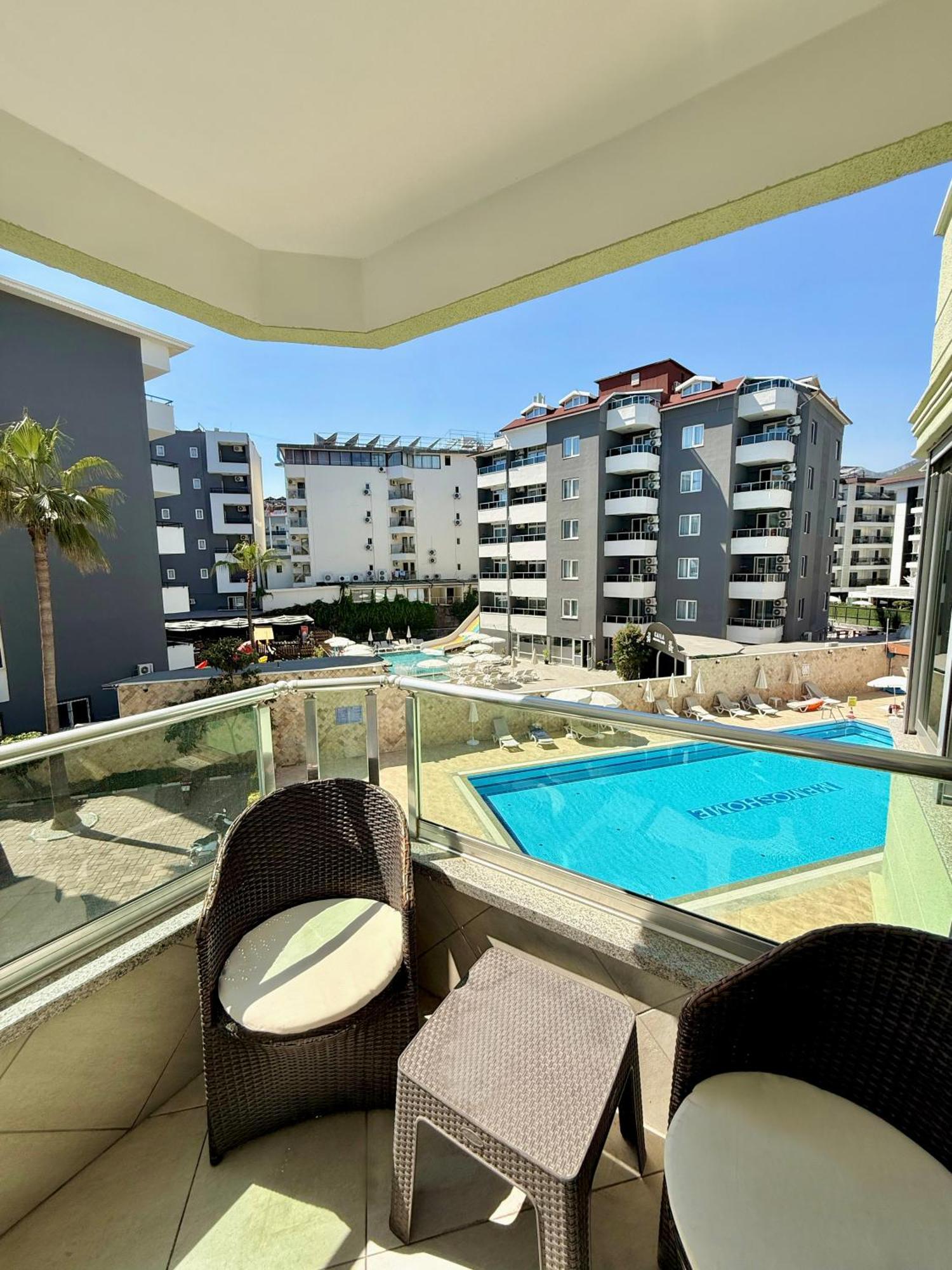 Sa Apartments! Beachfront Apartment With Sea View & Pool Аланя Екстериор снимка